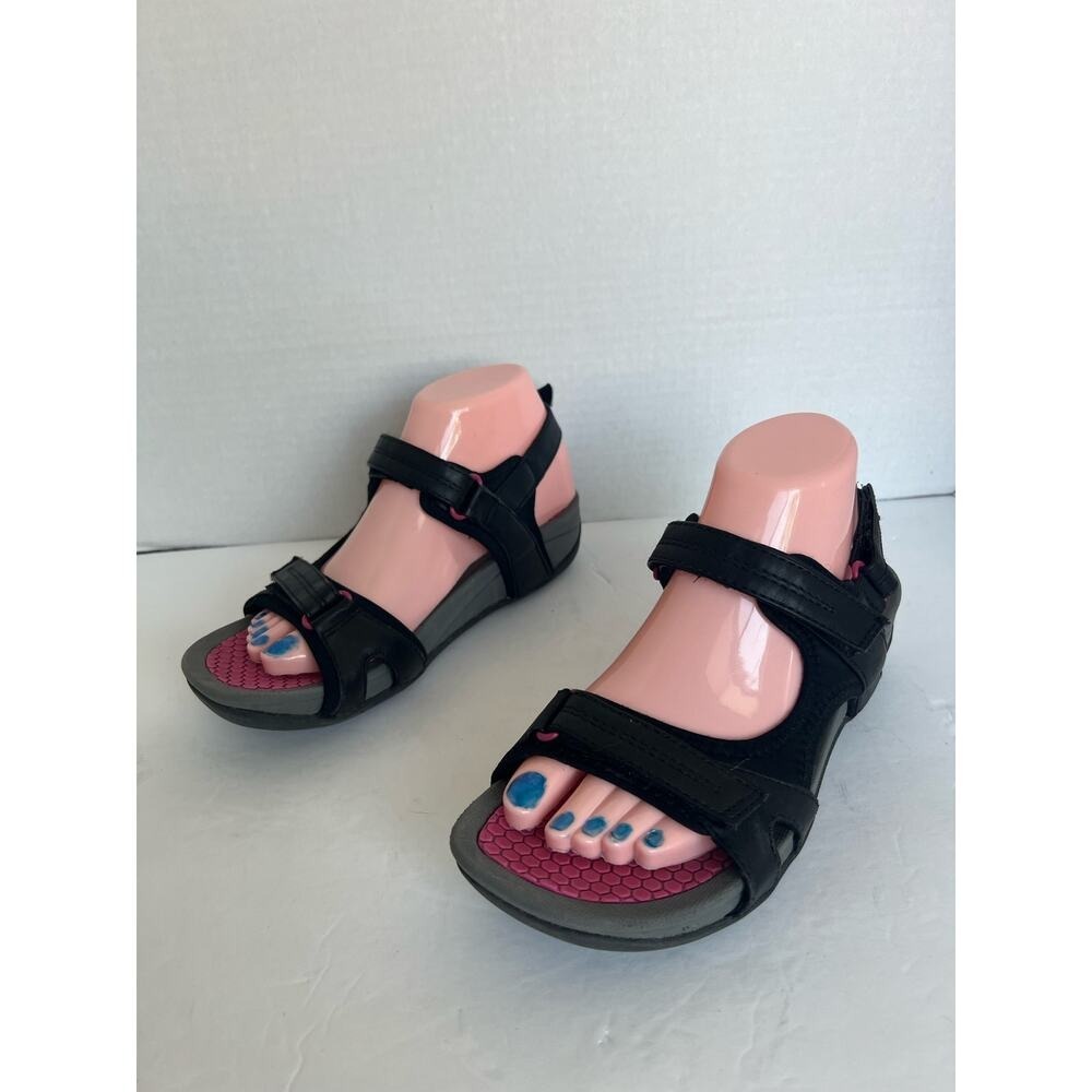 BareTraps DINAH Black Pink Gray Flexible Cushioned Round Toe Wedge Sandals 8.5M